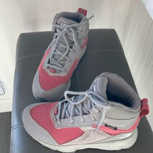 The North Face Hedgehog Hiker boots waterproof size 2 girls excellent condition